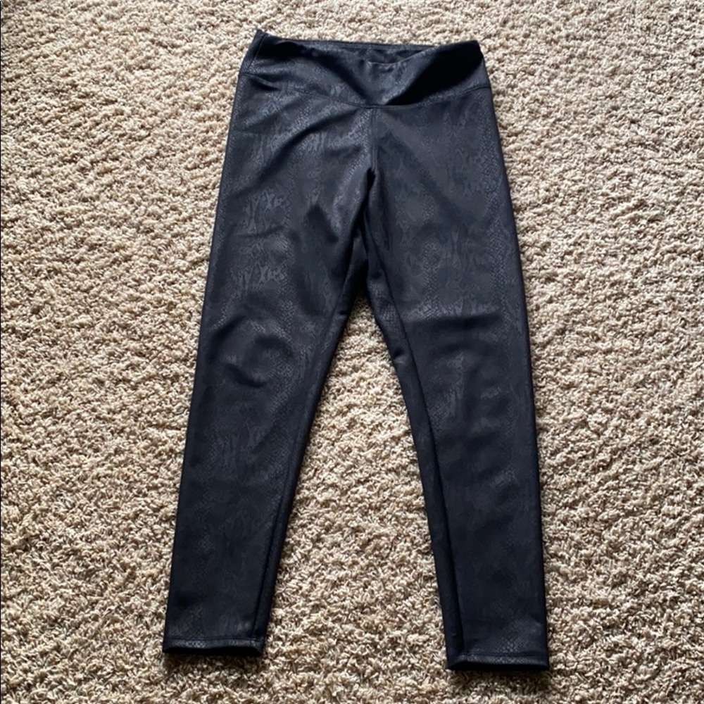 NWOT Express Snakeskin Shiny Leggings Size M